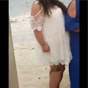 White lace cold should Torrid size 3 dress
